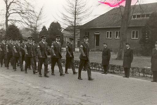 1968-05 LKS bevorderingsparade.jpg